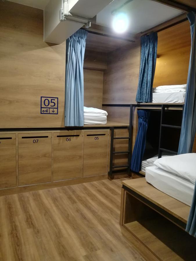 Natee Hostel Bangkok Exterior photo